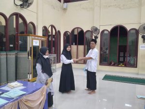 Pembagian Rapot Kelompok Tj Raja Barat 2